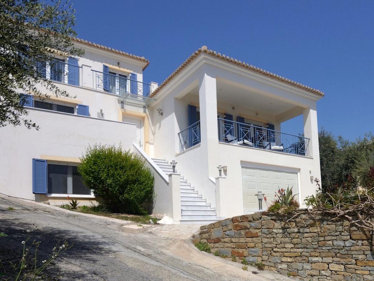 Beautiful Villa In Finikounda Near The Seabeach Екстер'єр фото